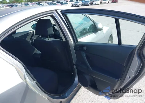 2011 Mazda Mazda3 I Sport из США, поврежденный, VIN JM1BL1UG1B1492144